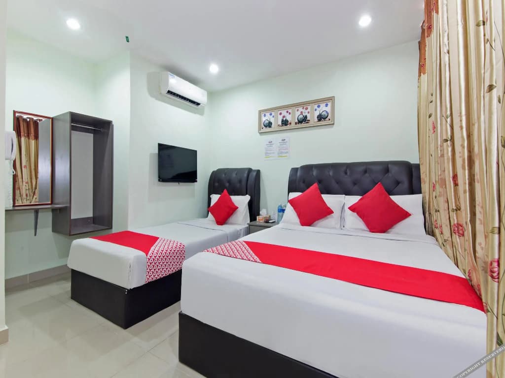 K.L. Empire Hotel - photo 3