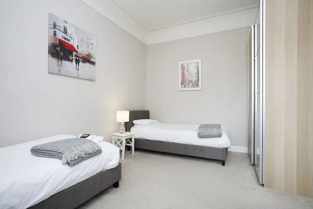 Edinburgh Deluxe Hanover Street Apt - photo 6