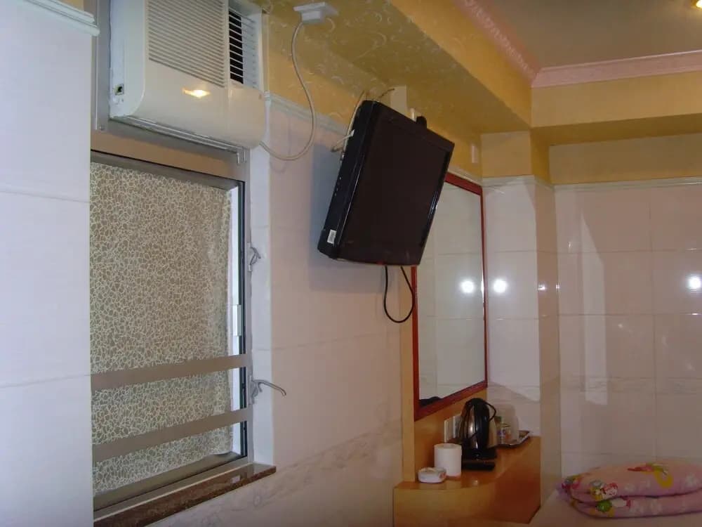 Yue Ka Guest House - 52-54 Argyle Street - photo 18