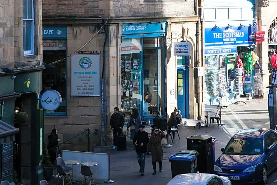 Edinburgh Backpackers Hostel - photo 15