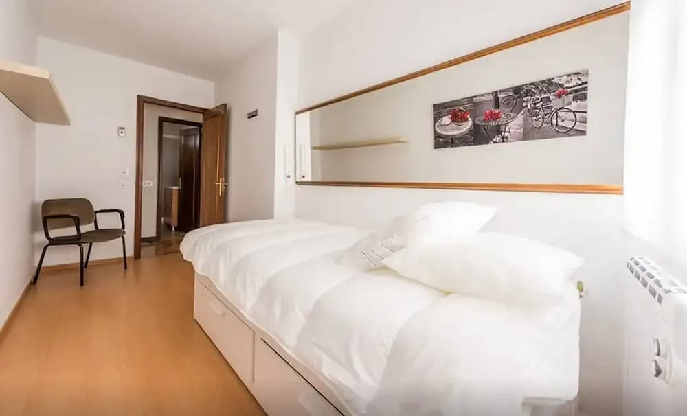 Modern and Comfortable Madrid Flat - photo 4