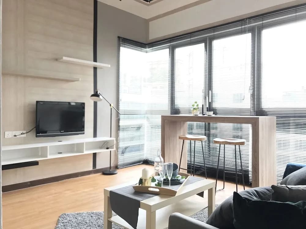 Cozy 1BR With Gorgeous Infinity Pool Views - photo 3
