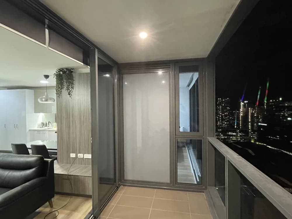 Luxury 2B2B Marvelous View Central Location - photo 27