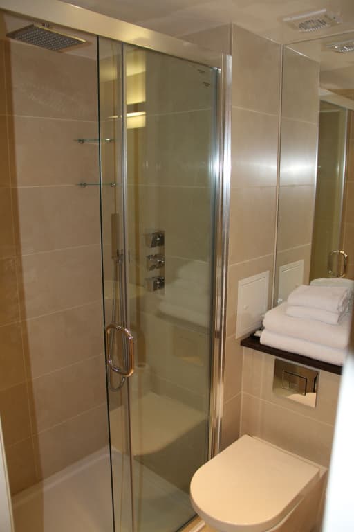 The Jade Hotel - photo 9
