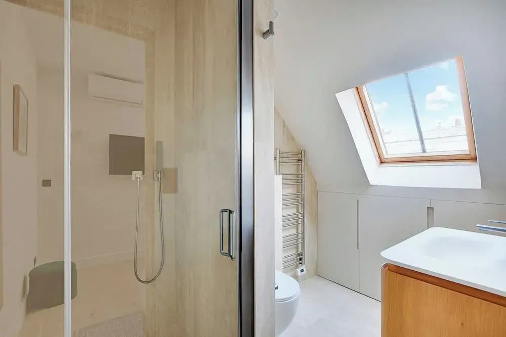 Apt a/c 1br/2p - Saint-lazare/les Champs Elysee - photo 10
