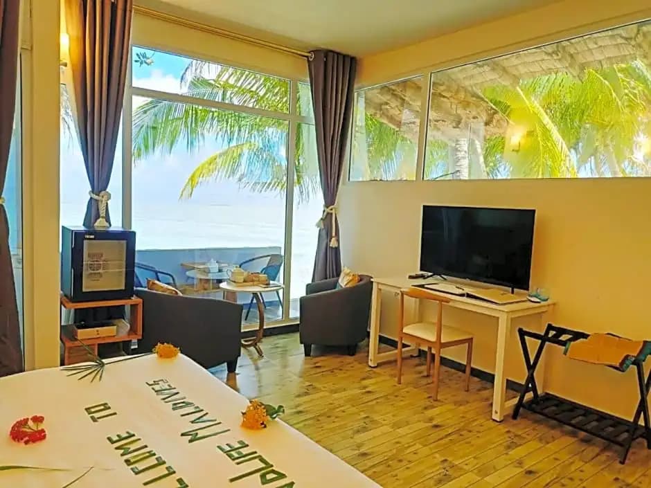 Island Life Maldives Retreat & Spa - photo 5