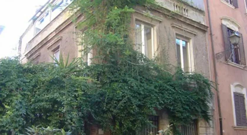 Rome Accommodation Porta Portese Apartment - photo 1