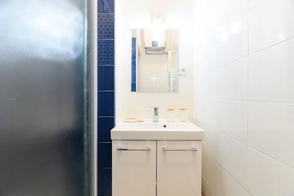 Daumier - New 2 Bdrs Flat near la Seine - photo 8
