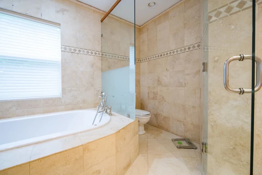 Crystal Court Estate - Four Bedroom Home - photo 9
