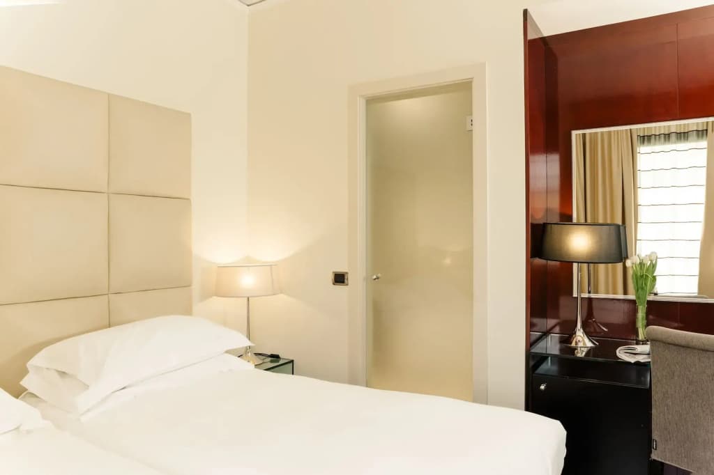 Hotel Cosmopolitan - photo 12