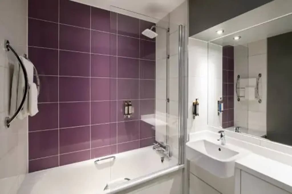 Premier Inn Edinburgh City Centre(York Place) - photo 10