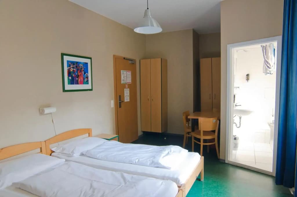 Happy Hotel Berlin - photo 4