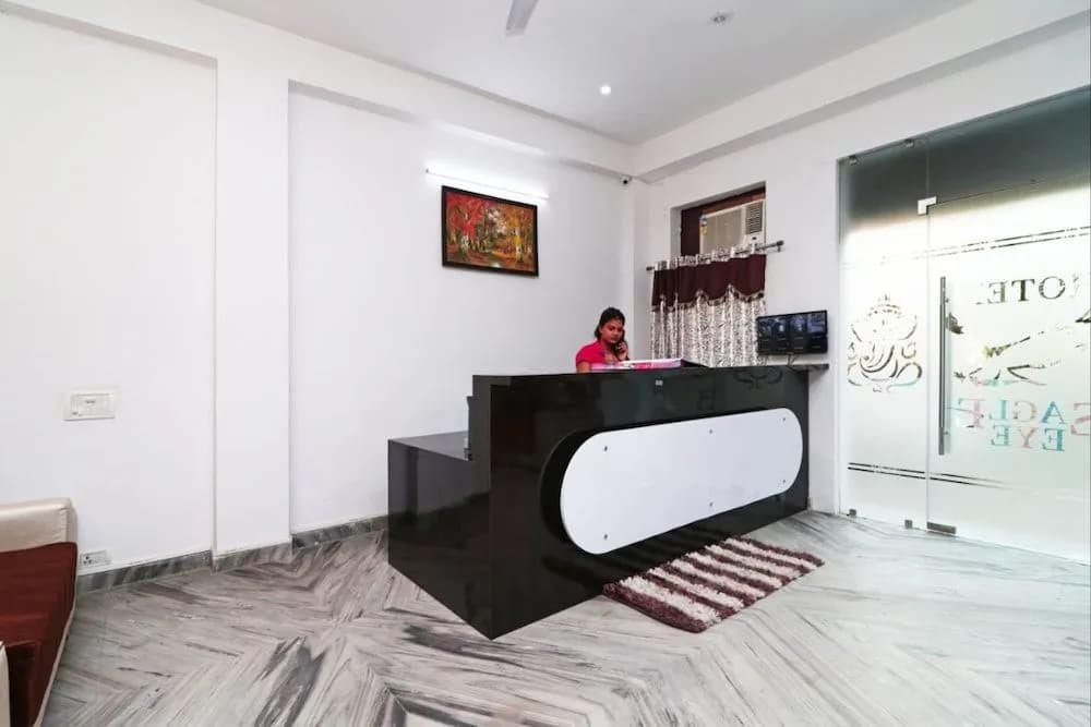 Hotel Eagle Inn - photo 11