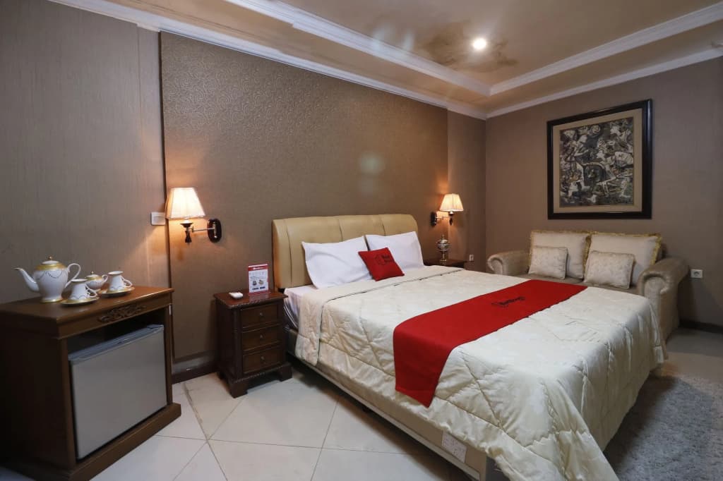 RedDoorz Plus @ Jalan Dharmawangsa - photo 4