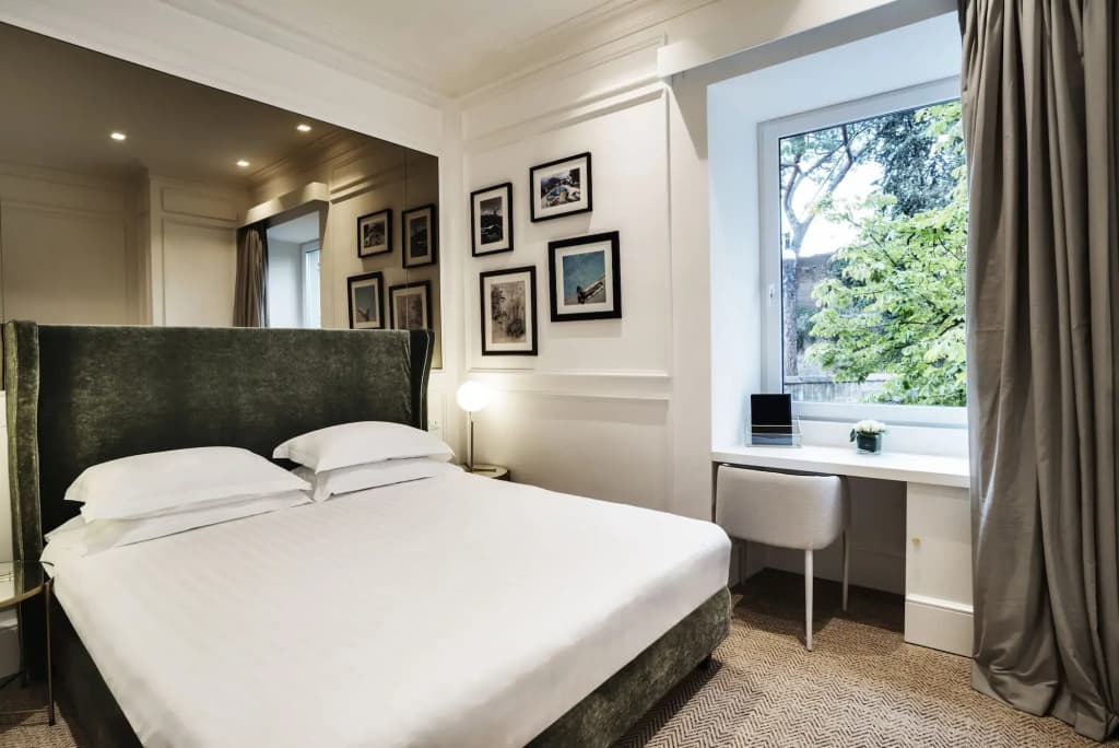 The Shire Hotel - photo 3