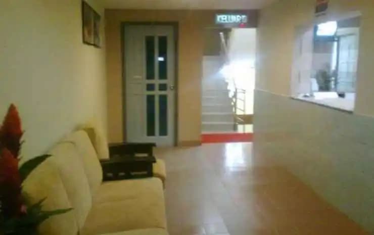 Budget Comfort Hostel - photo 11