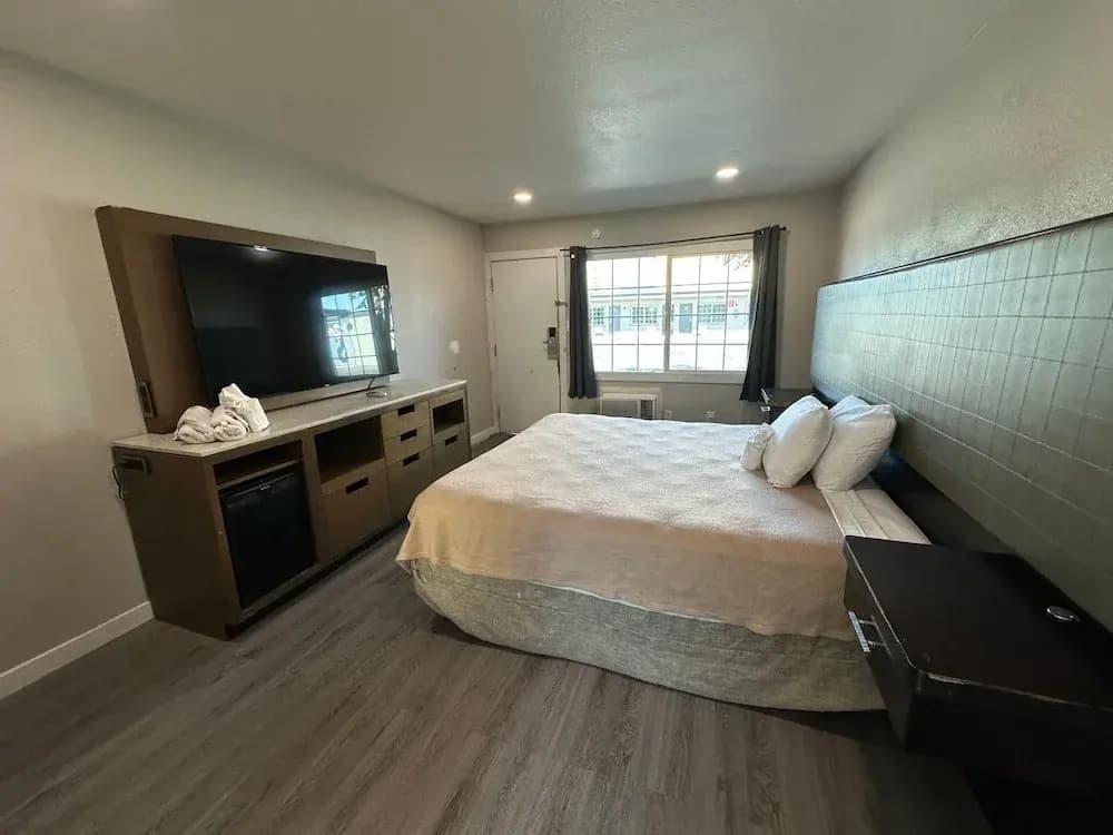 Us Motel - photo 7