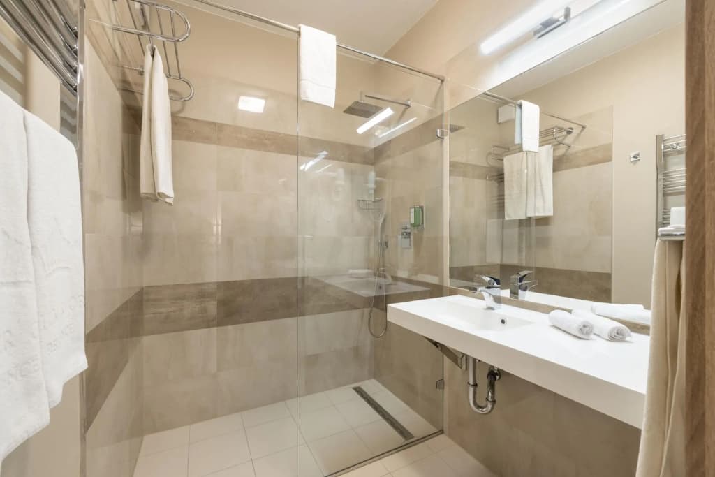 Silver Crown Hotel & Residence - photo 9