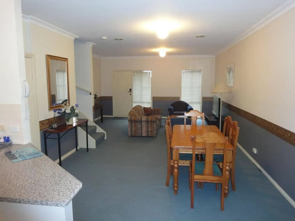 Moonee Valley Views Apartments - photo 10