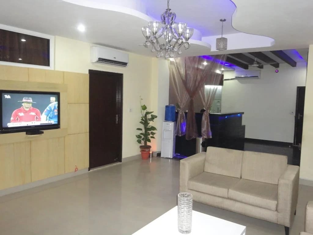 Kehar Palace by OYO Rooms - photo 2