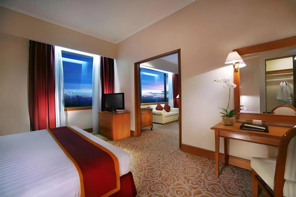 Menara Peninsula Hotel Jakarta - photo 34