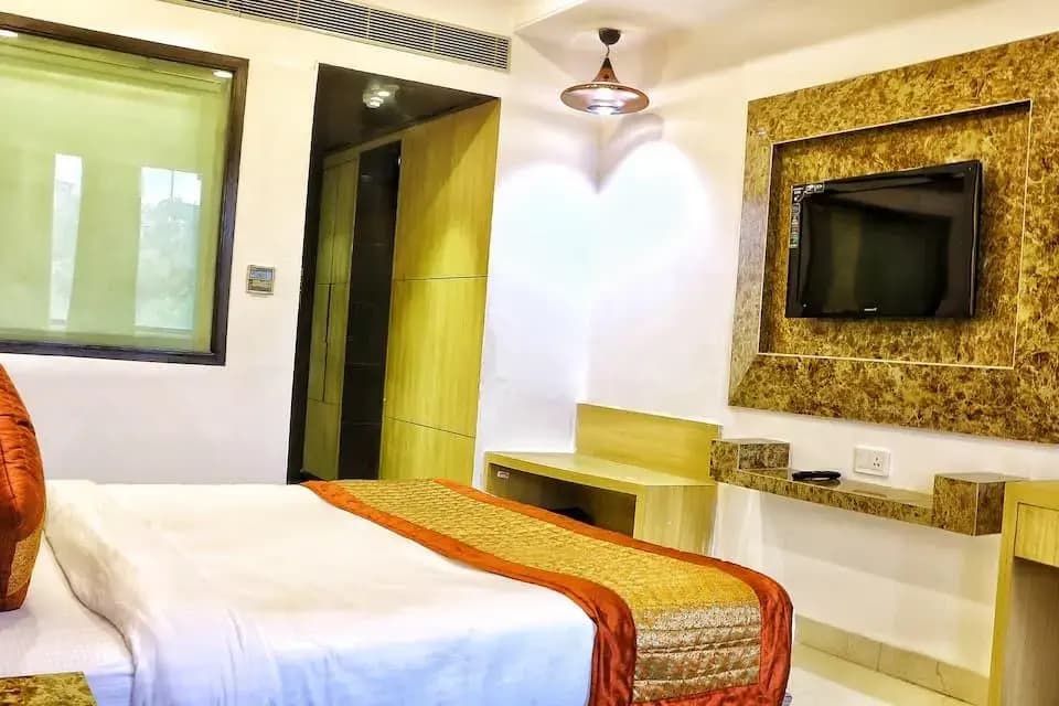 Sam Surya Hotel - photo 3
