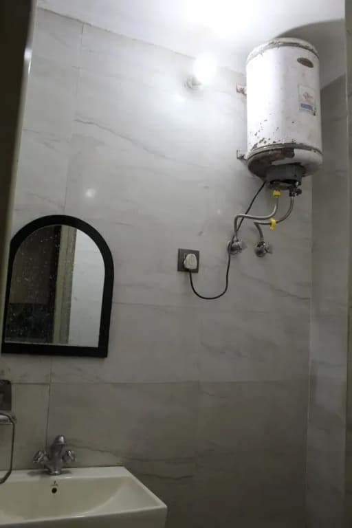 Central Guest House - photo 8