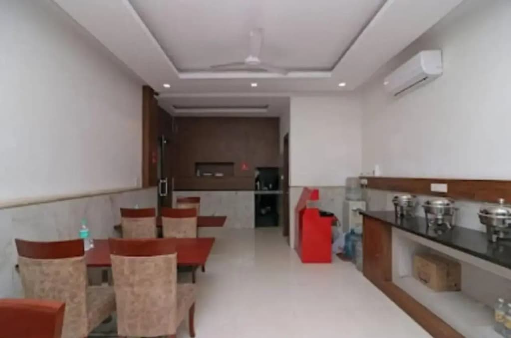 Hotel Era Mahipalpur - photo 12
