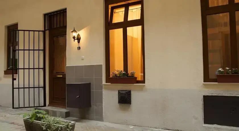 Dohány udvar - photo 1