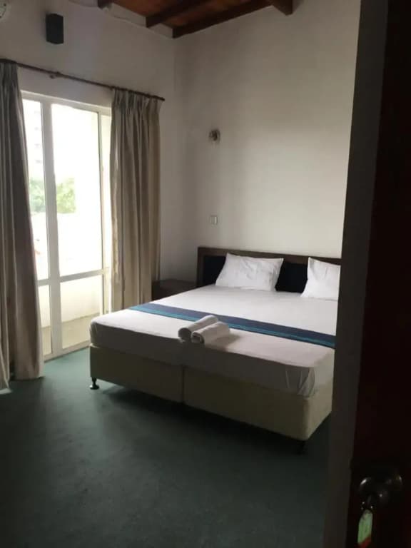 West Inn Colombo - photo 7