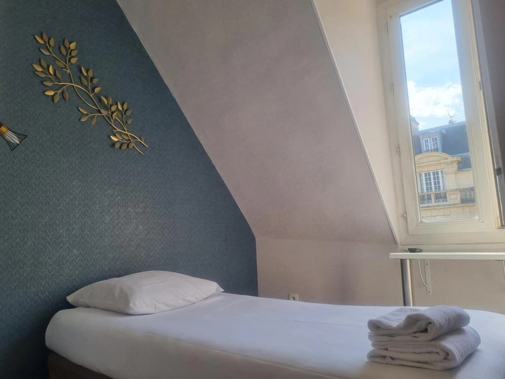 Eiffel Kensington Hotel - photo 12