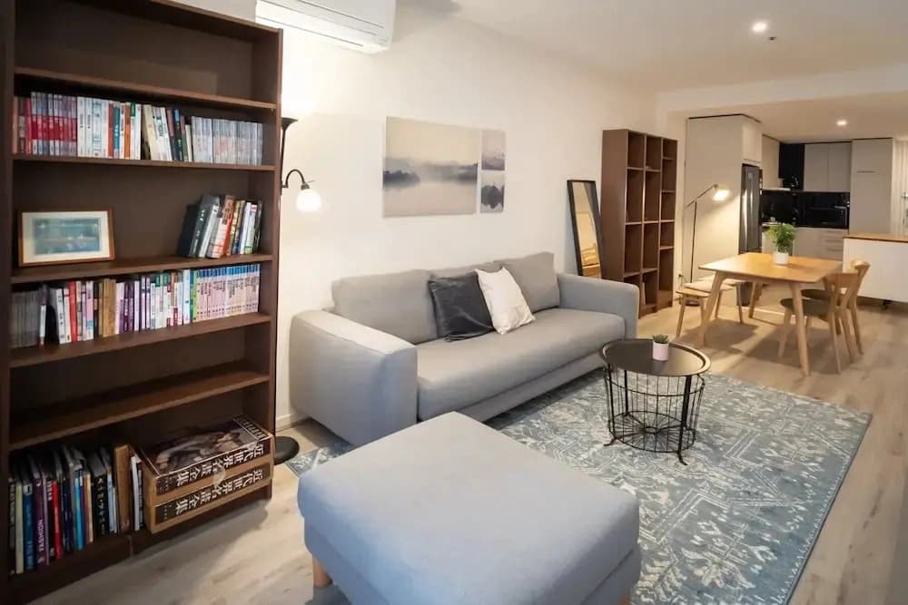 Convenient 2-bed Apartment in Melbourne's Heart - photo 2