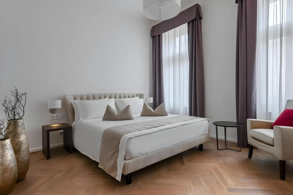 H7 Palace - photo 32