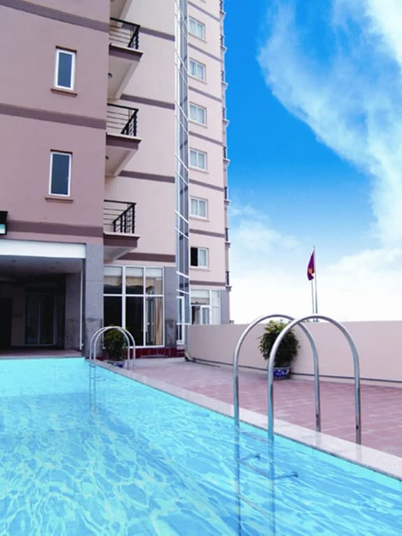 Crown Hotel - photo 10