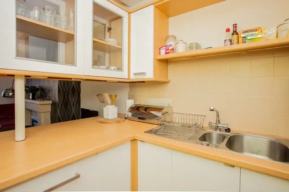 Two Bedroom Flat in Edinburgh - photo 15