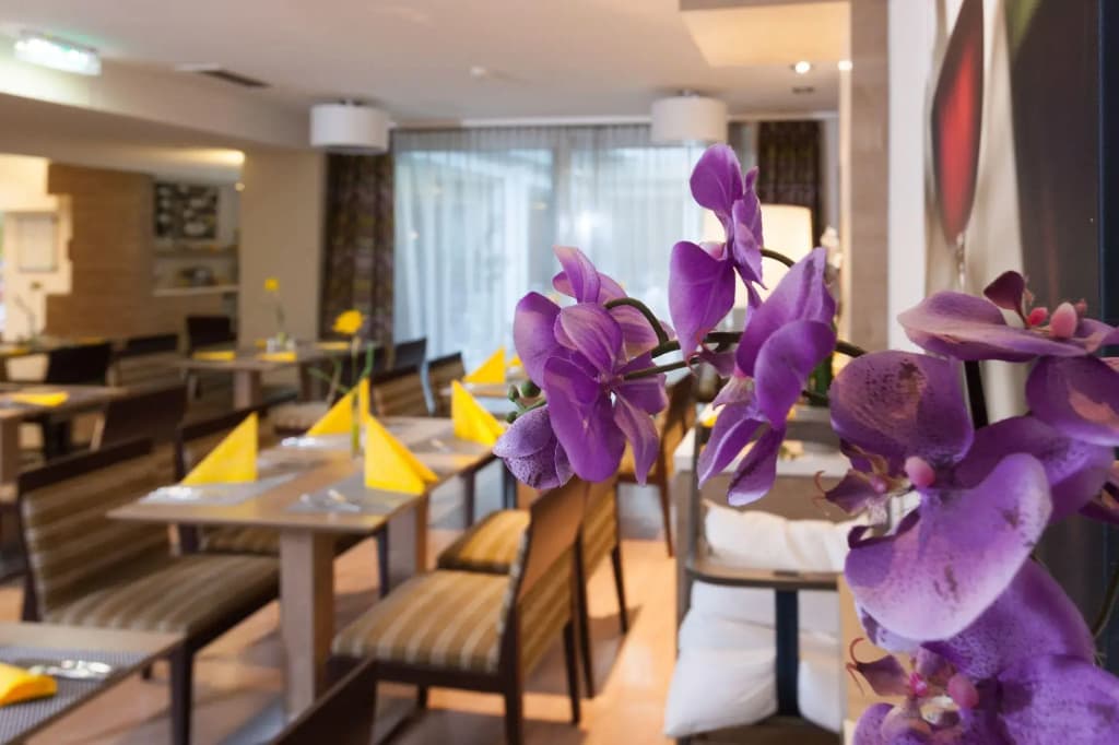 Ramada Hotel and Suites Vienna - photo 30