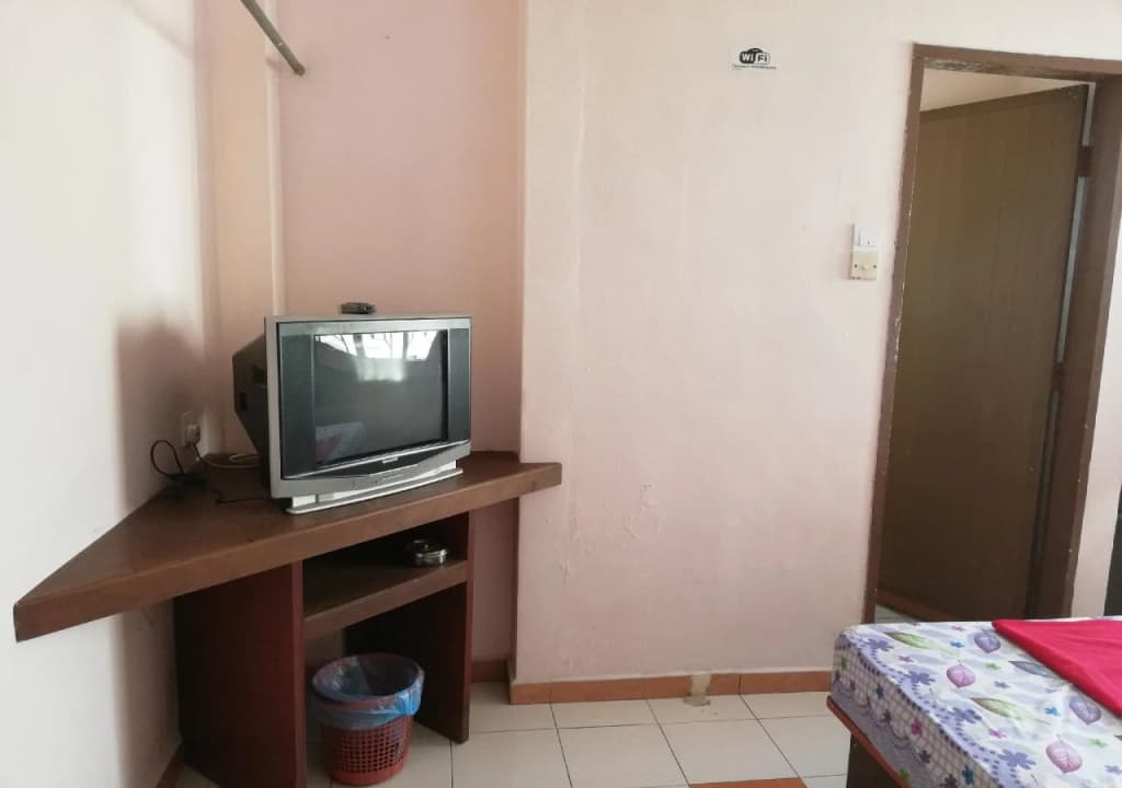 New Budget Inn Hotel - photo 8