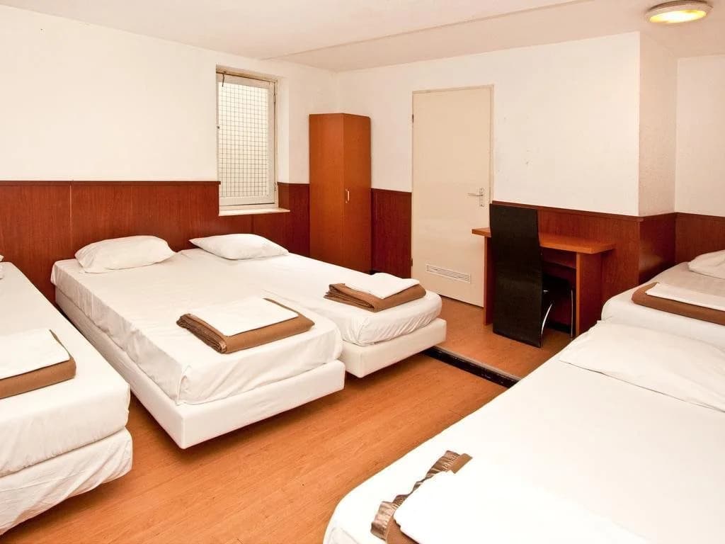 Hostel The Globe - photo 3