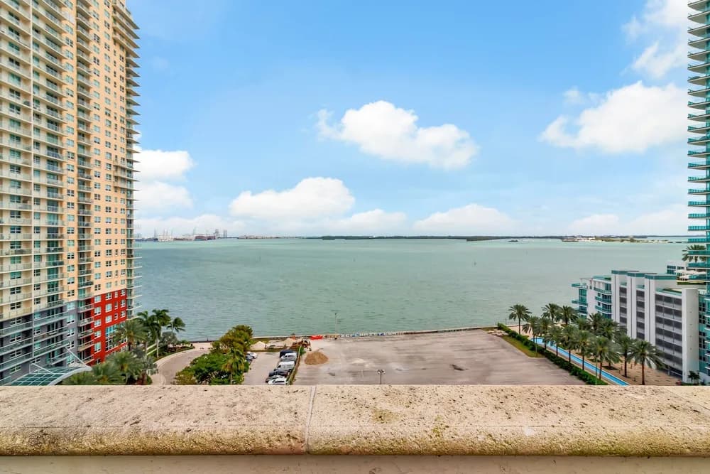 The Club at Brickell Bay Luxury Suites - photo 22