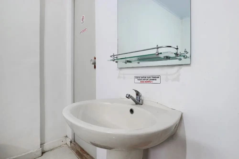 Sisca Guest House - photo 7