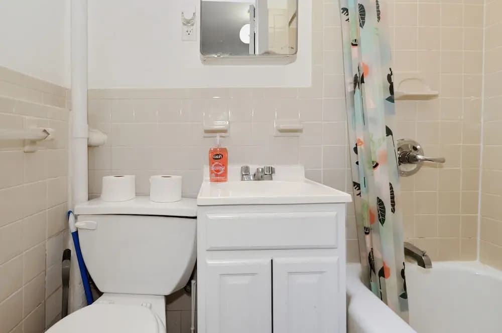 Spacious Upper East Side Studio - photo 7