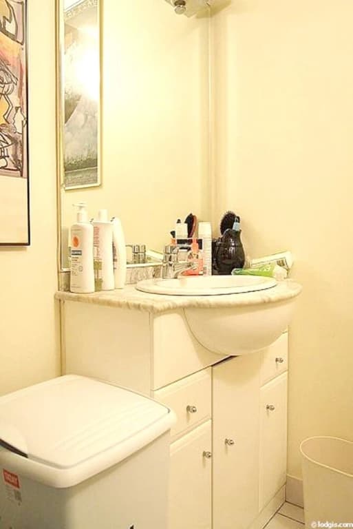 Apartment With one Bedroom in Paris, With Wonderful City View, Enclose - photo 6