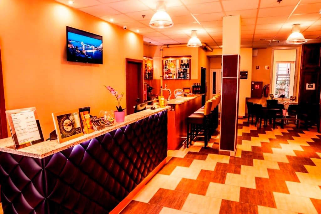 Six Inn Hotel - photo 24