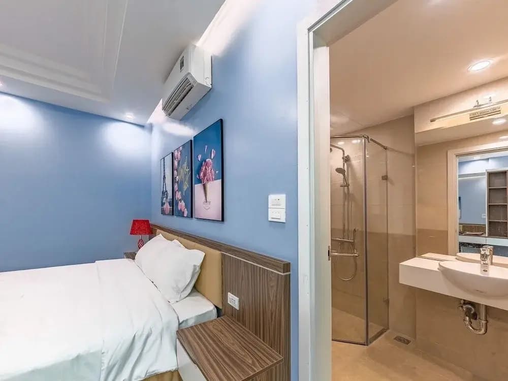 Everest Hotel - photo 1