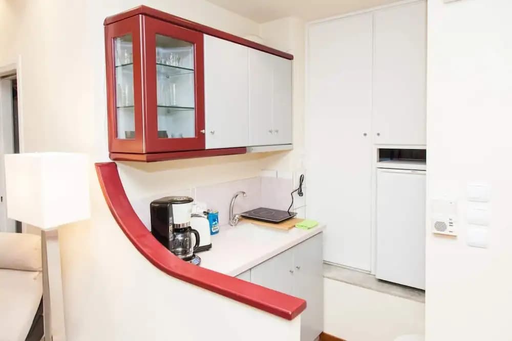 Centrally Located Studio In Athens - photo 12