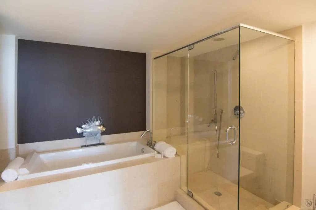 Luxury 5star Condo at 34th floor Icon Brickell 1 bed one bath - photo 8