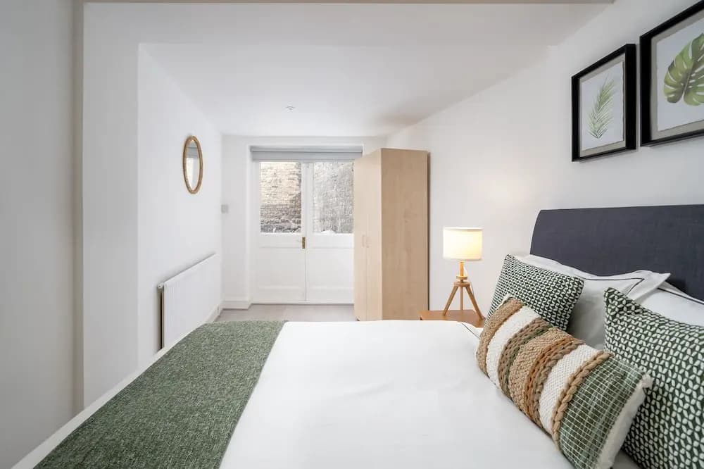 Russell Sq Suite 2 Bed Apartment - photo 5