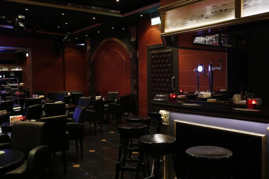 Broadway Hotel - photo 23