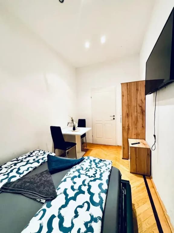 Spacious 7BR Apartment Hauptbahnhof - photo 16