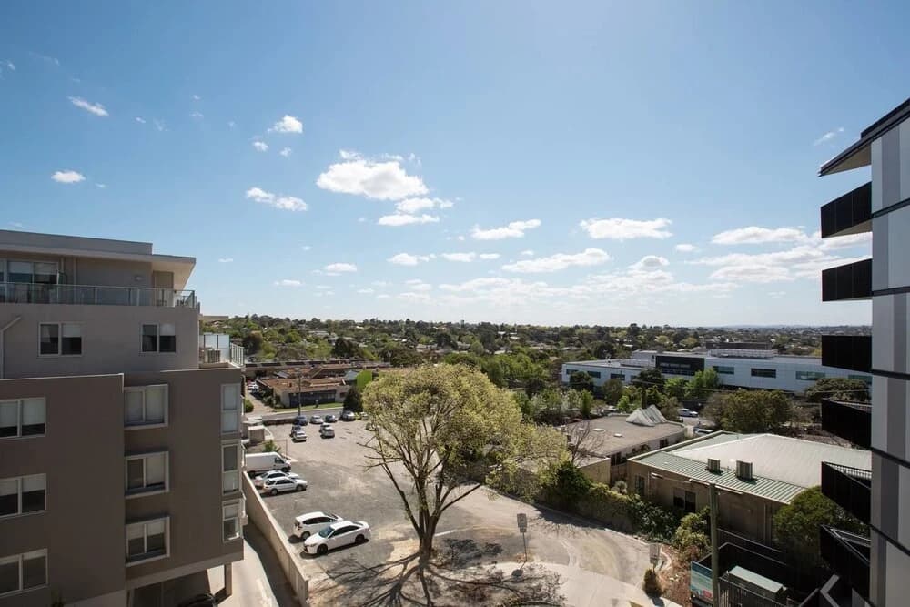 61*Boutique one-bedroom*Boxhill Central*Mall - photo 9